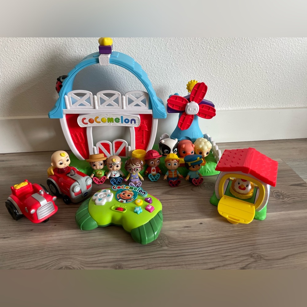 Cocomelon bundle. All barely used and in great working condition with batteries